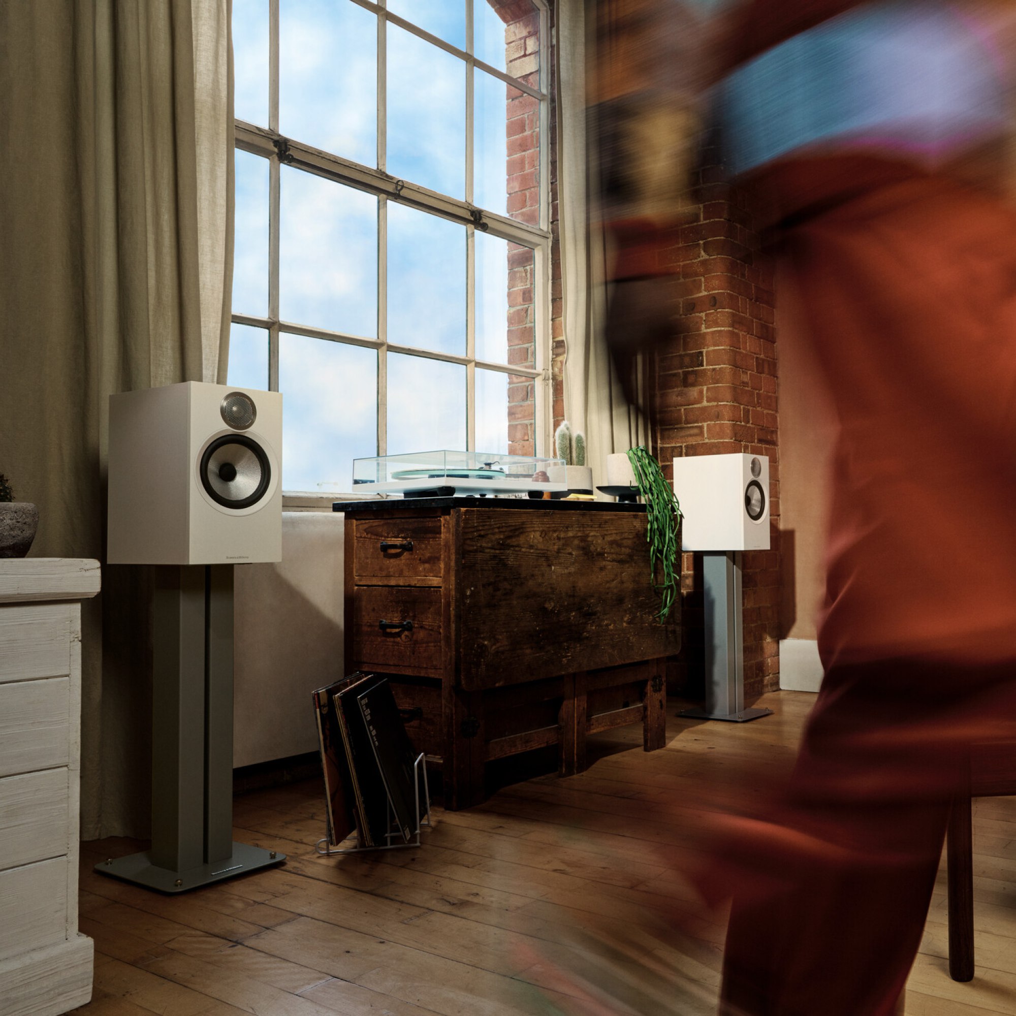 photo_5814405161030454617_w